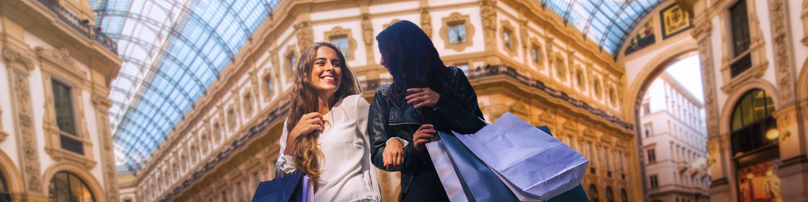 Chicas de compras en Milán