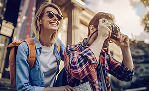 Pareja haciendo turismo