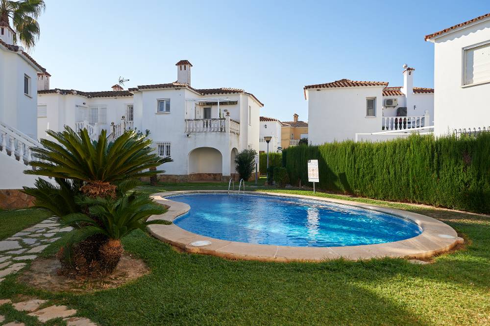 Apartamentos y Villas Oliva Nova