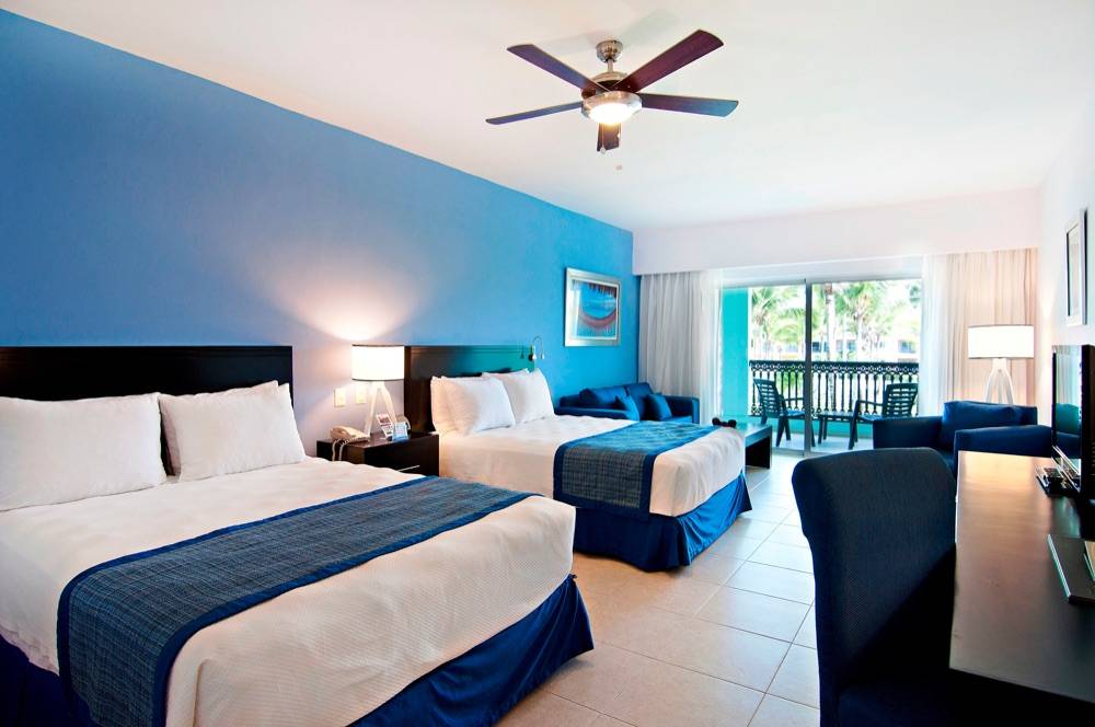 Ocean Blue & Sand Beach Resort - All Inclusive, hotel en Punta Cana ...