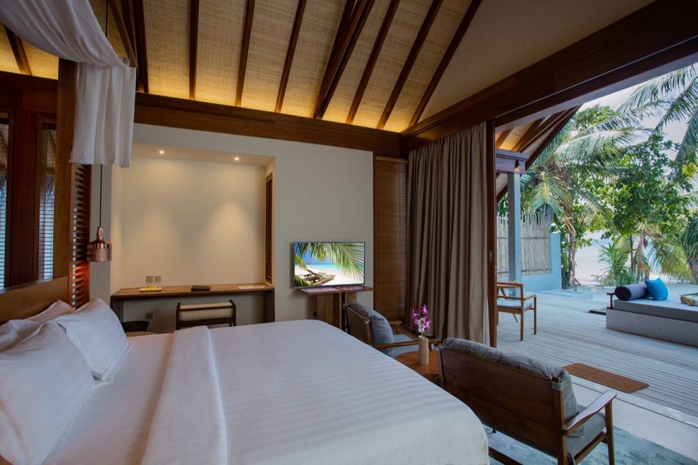 Furaveri Island Resort & Spa