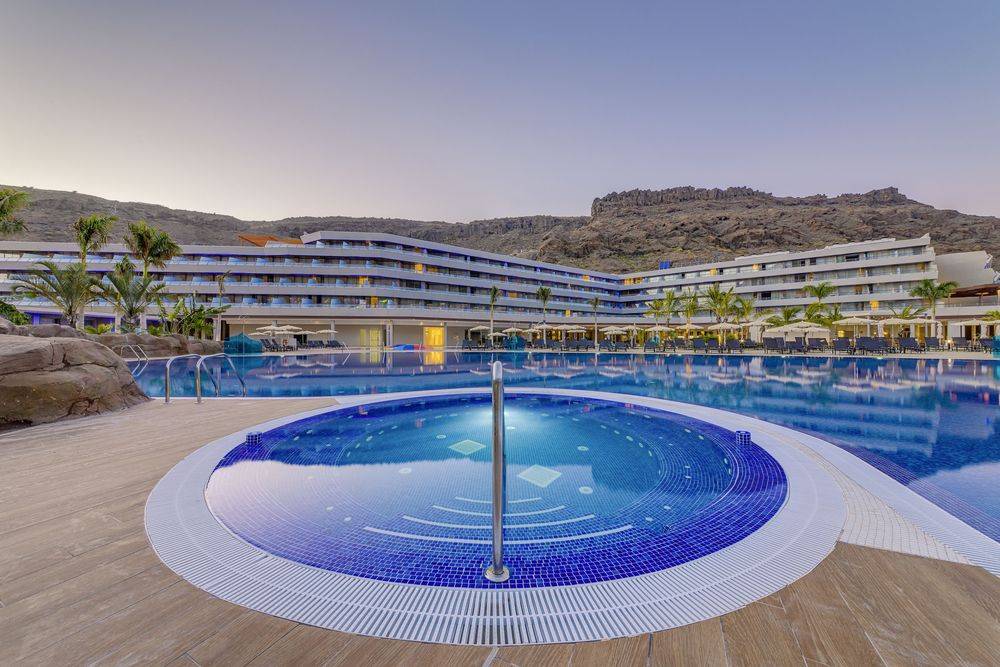    Mdm 00 2018 2 Piscina Principal Radisson Blu Resort Spa Gran Canaria Mogan 1 X 